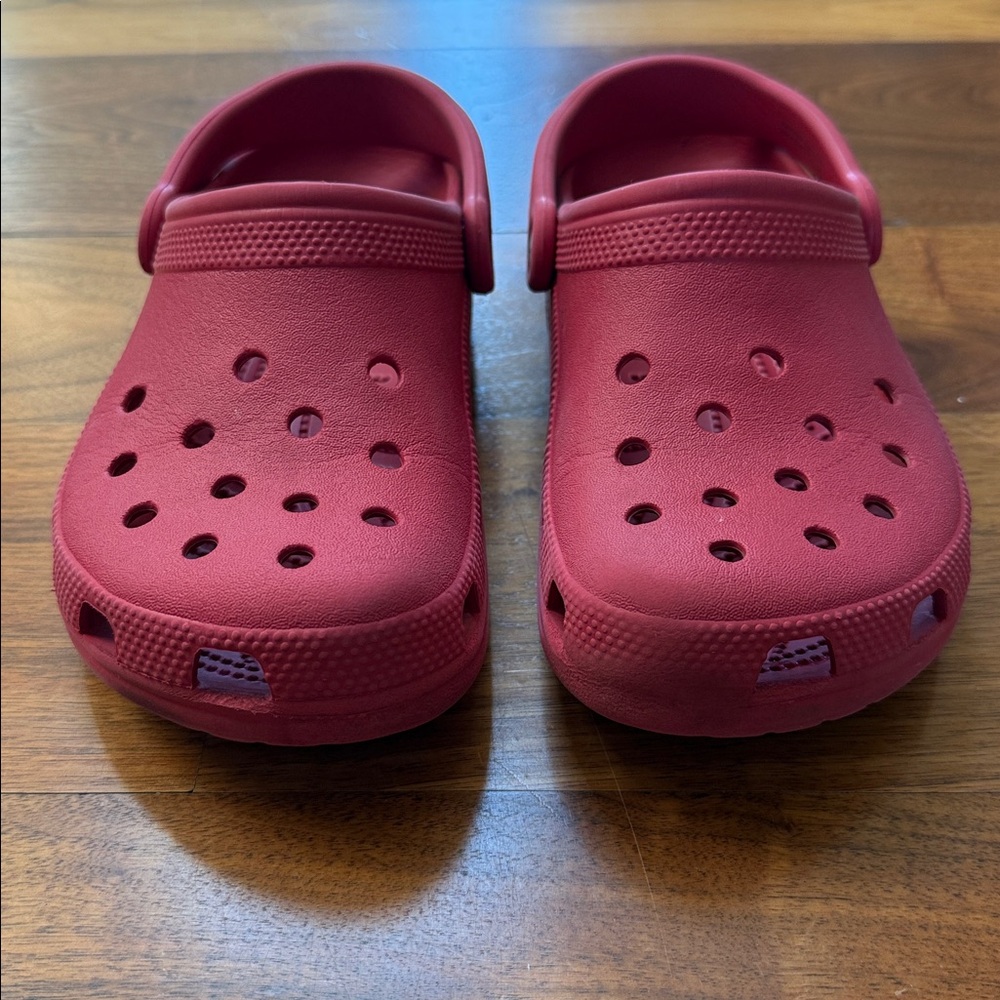 Crocs Unisex Classic Red Clogs Size Women 7 / Men 5 - Picture 3 of 8